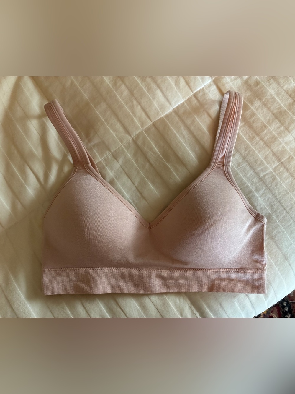 Cherilon (Thai brand) pale pink nylon & spandex padded bra. Size M (32B)